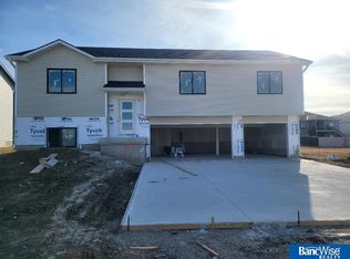 1725 W Trout Dr, Lincoln, NE 68521