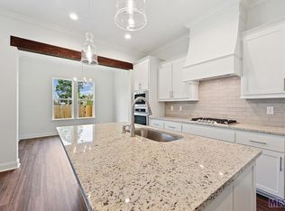 8942 Magnolia View Dr, Baton Rouge, LA 70806