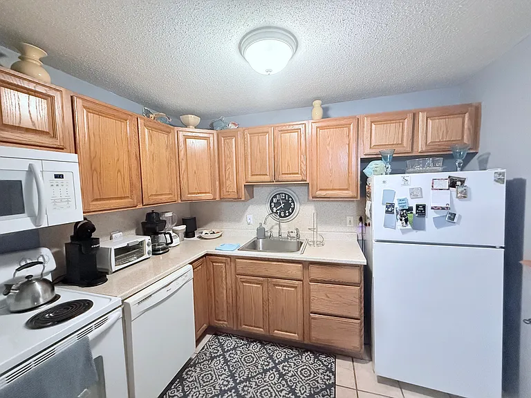 32 Park Avenue Ct #18 — Photo 7