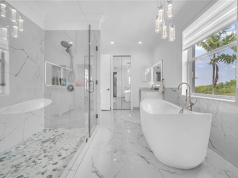 4707 SW 195th Ter — Photo 56