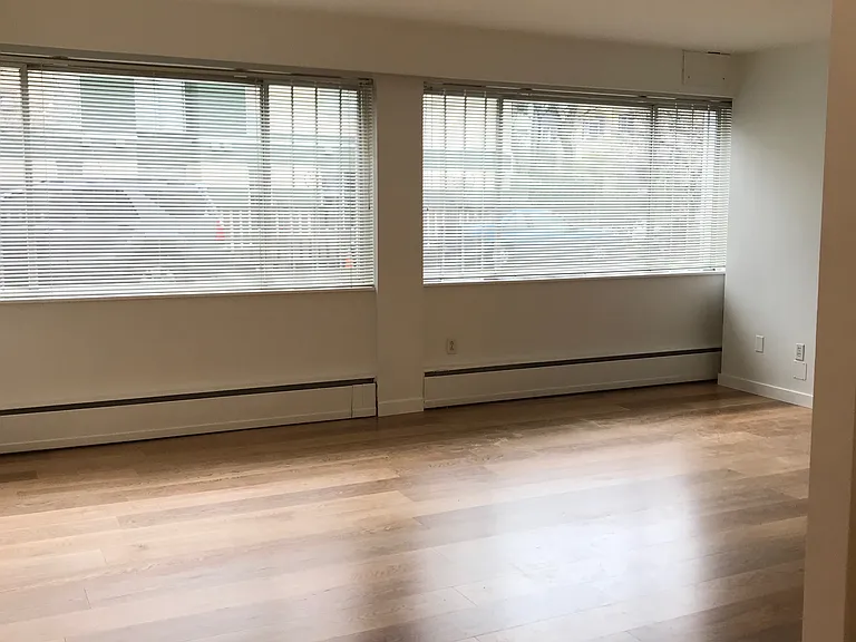 1906 Nelson St #704 — Photo 3
