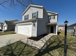 2402 Middle View Dr, Columbus, IN 47201