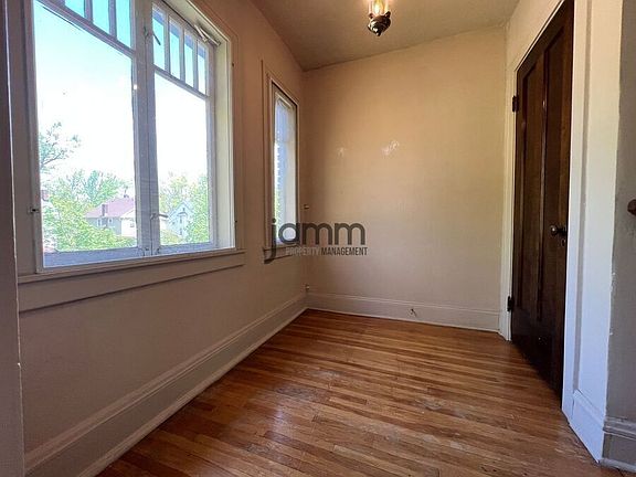 5th image of 3232 Clarendon Rd