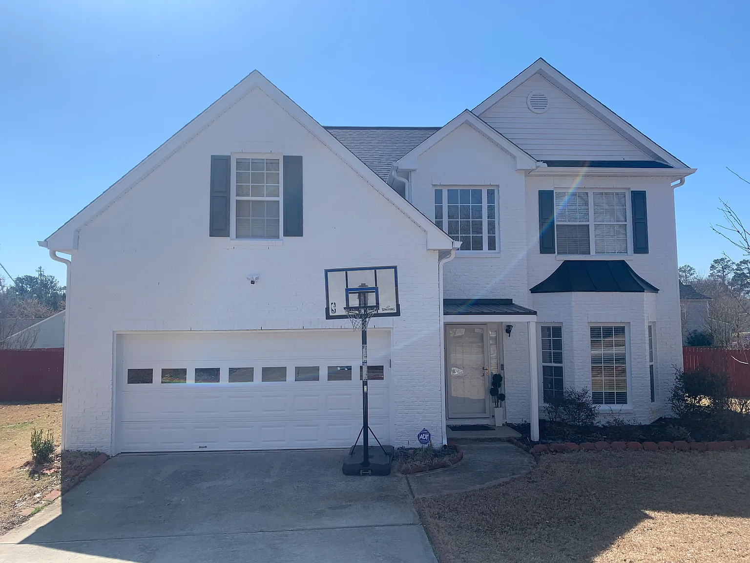4 bed, 2.5 bath, 2200 sqft, $2,600 — Photo 1
