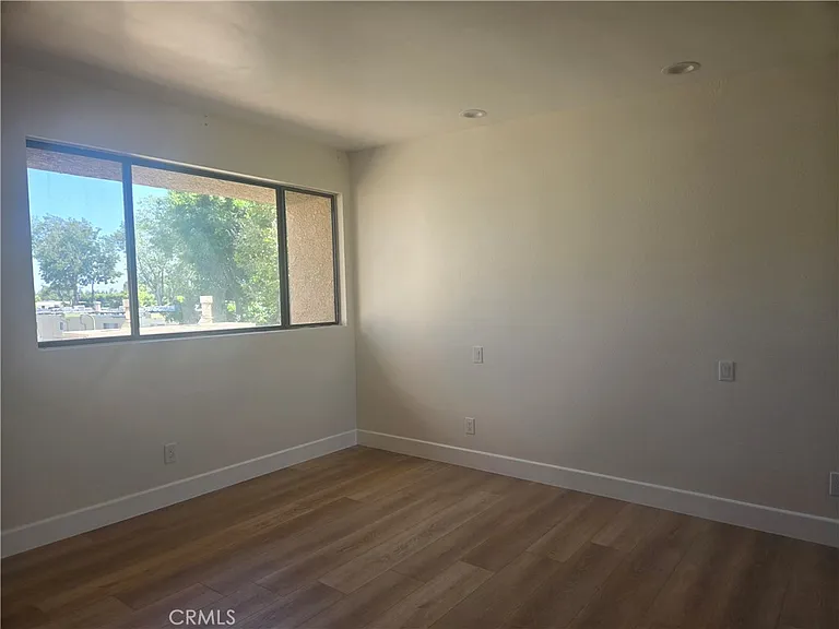 15137 Magnolia Blvd #C — Photo 10
