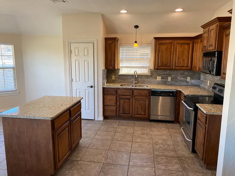 1253 W Shannon Way Ct — Photo 2