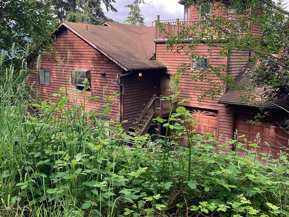 2nd image of 3045 Lakeshore Rd