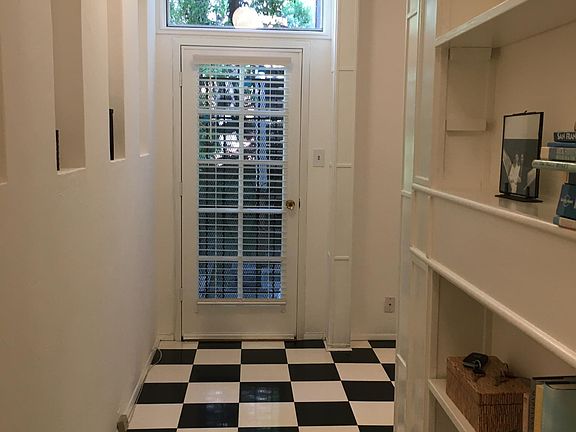 4th image of 619 Noe St