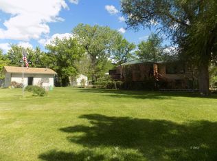 335 S 3rd Ave, Forsyth, MT 59327