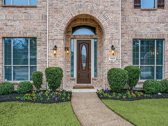3rd image of 7663 Ivanhoe Dr
