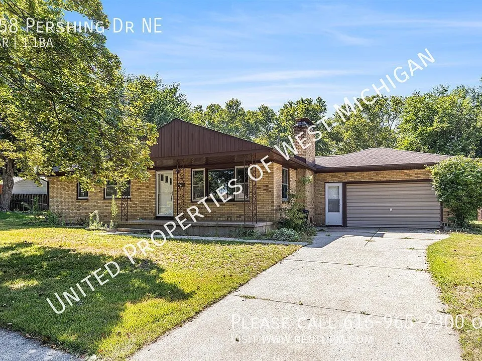 158 Pershing Dr NE