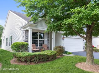 2811 Beacon Point Cir, Elgin, IL 60124