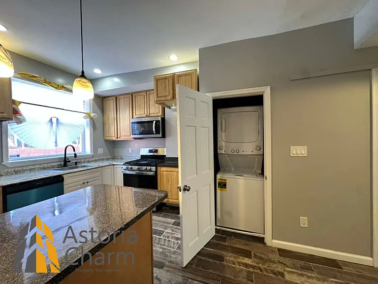 2609 Hampden Ave — Photo 8