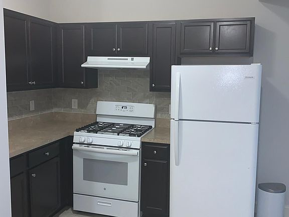 3rd image of 575 Marcy Ave #2