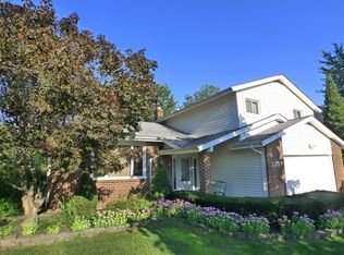 1857 Fulham Dr, Mayfield Heights, OH 44124