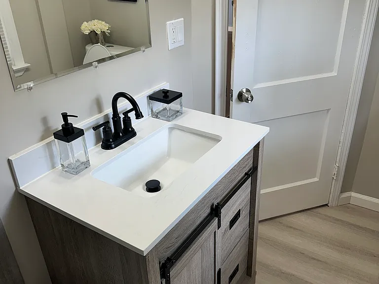 2062 Elmbrook Ln — Photo 37