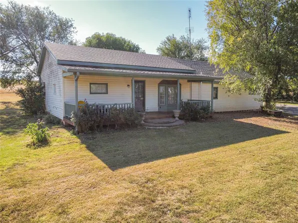 21434 E 1020th Rd, Foss, OK 73647
