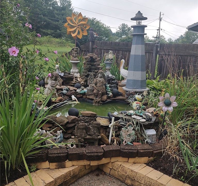 2nd image of 2072 Hilltop Dr SW