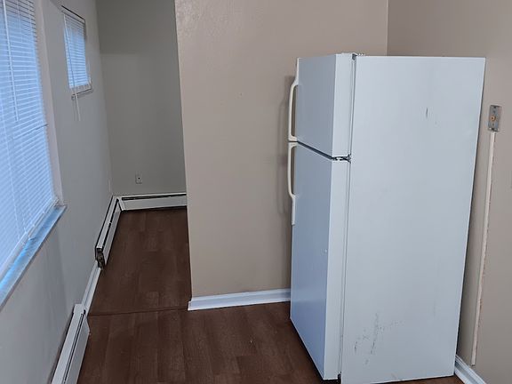 4th image of 4127 E 3rd St #4129-2