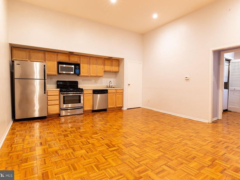 1st image of 1029-33 Spruce St APT 104