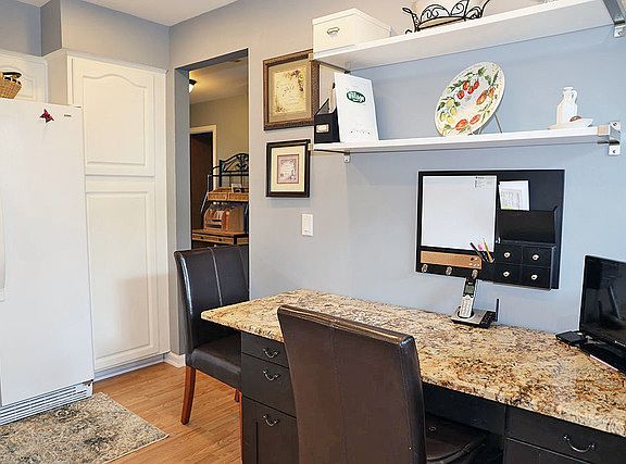 5th image of 929 Little Falls Ct #105-4
