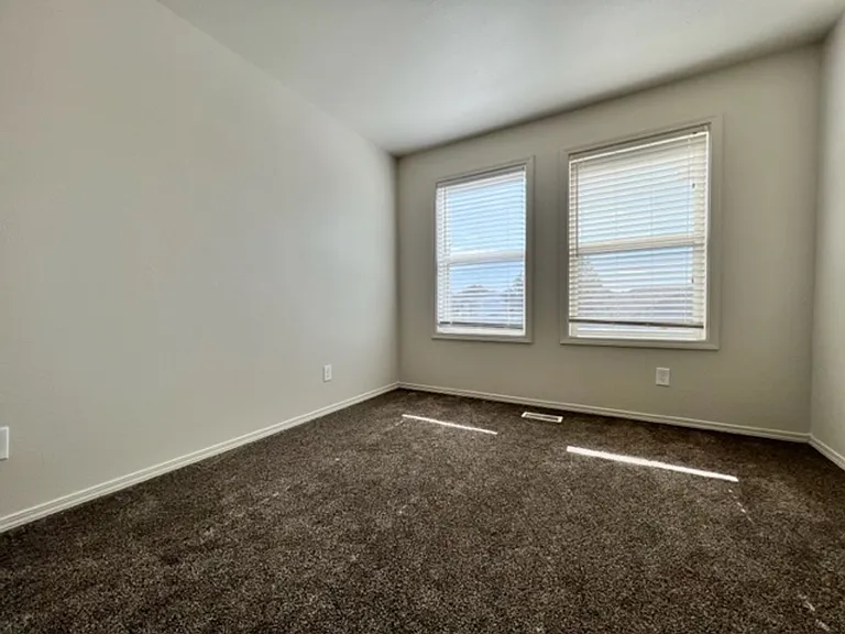3134 N Blue Springs Ave — Photo 32