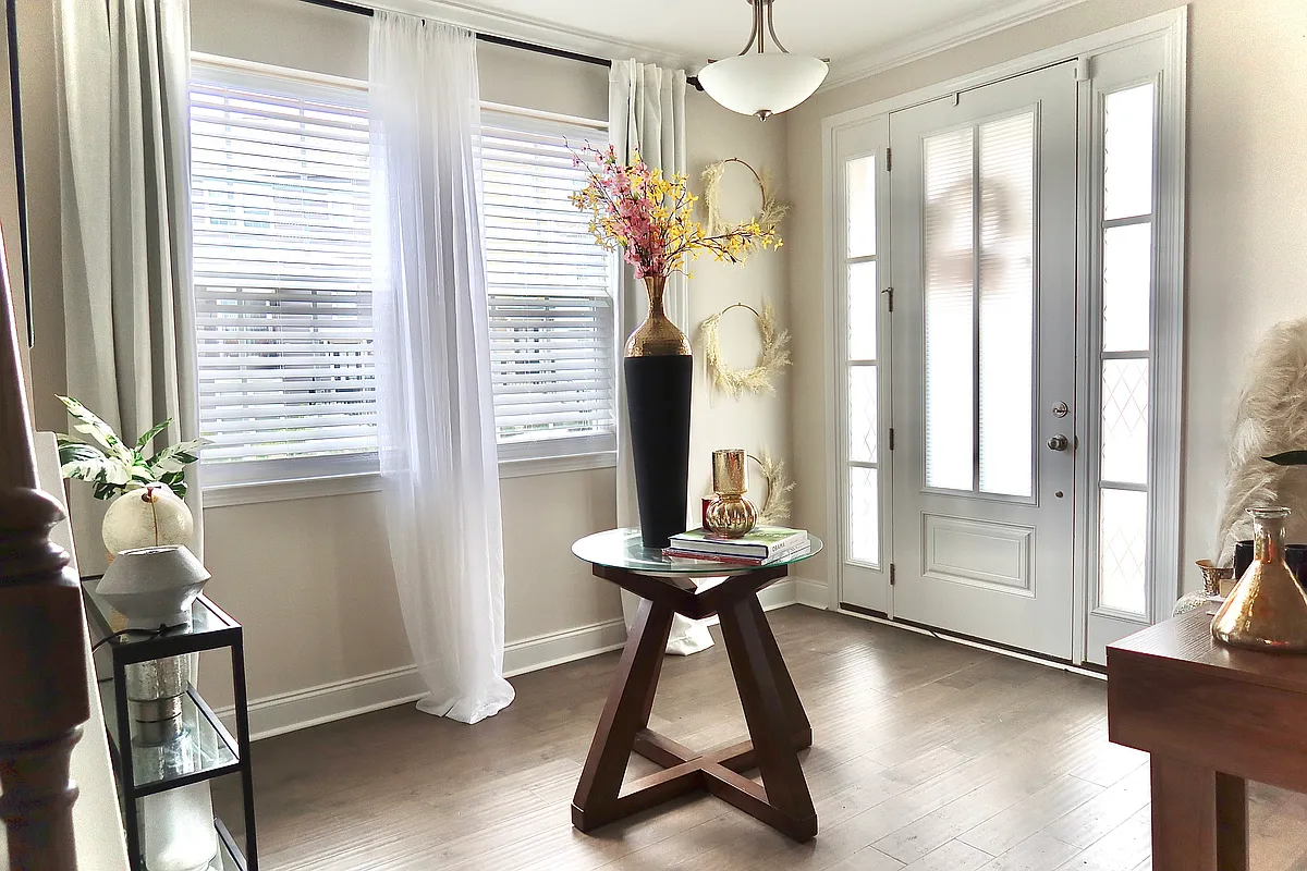 Foyer entrance - 4301 Bicknell Ln