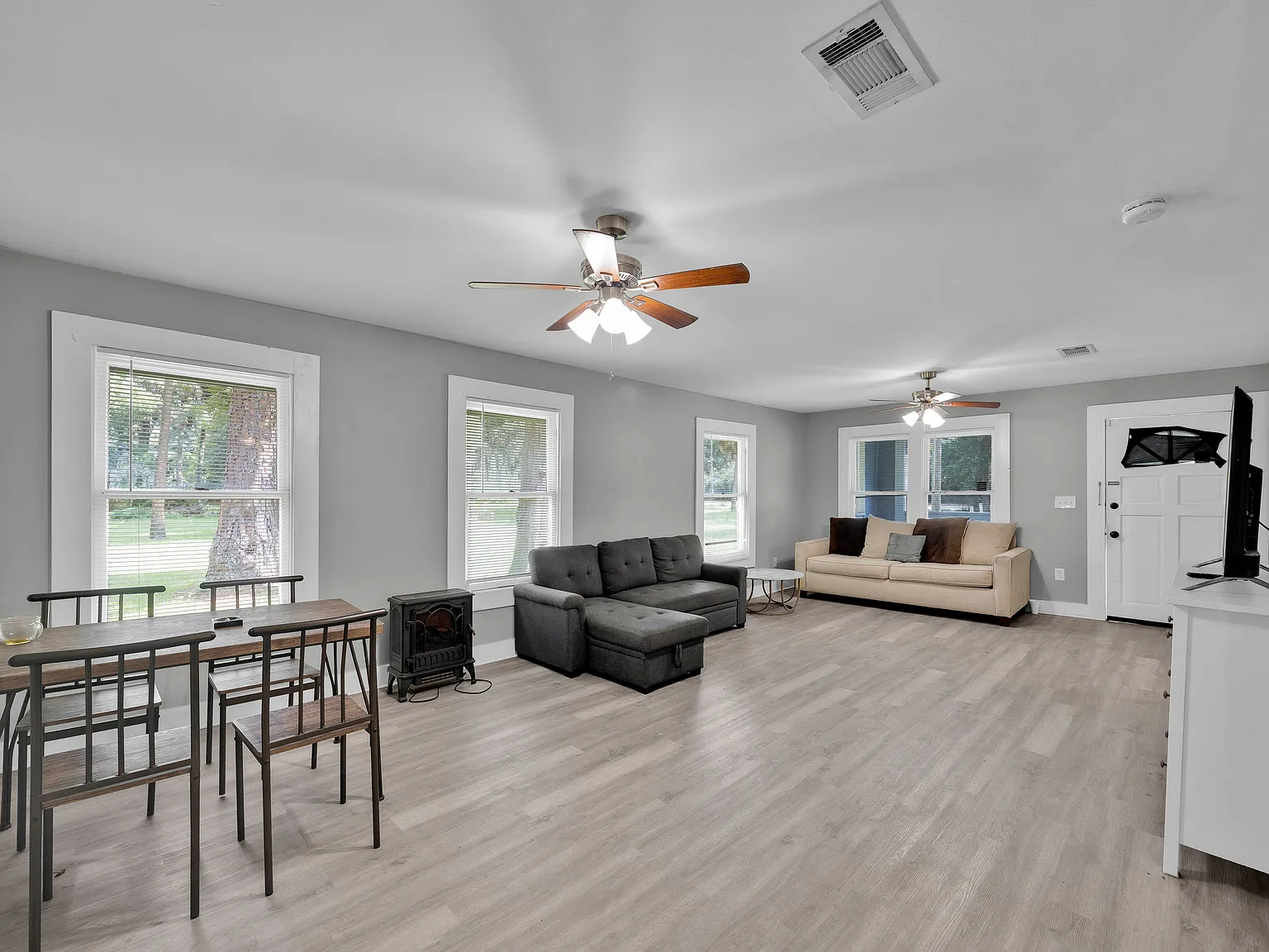 2 bed, 901 sqft, $1,900 — Photo 4