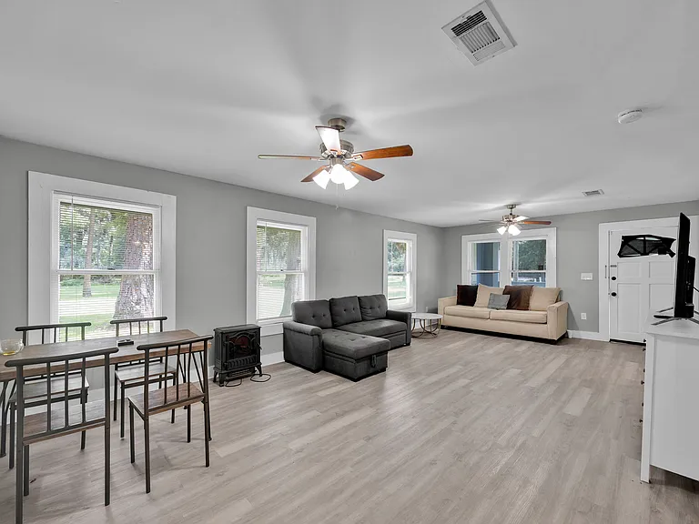 2341 Spring Park Rd — Photo 4