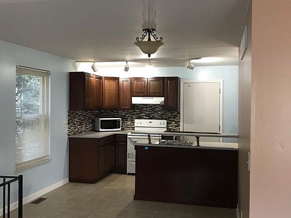 2nd image of 211 Neptune Dr