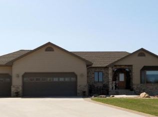 13 Lake Shetek Dr, Slayton, MN 56172