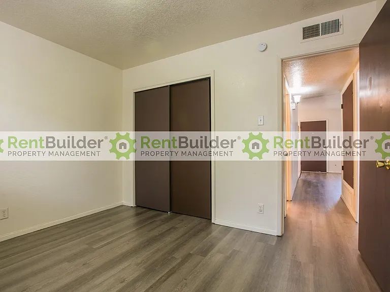 12124 Menaul Blvd NE — Photo 6