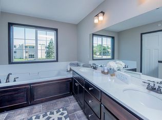 5278 Greenwood Dr, Mounds View, MN 55112