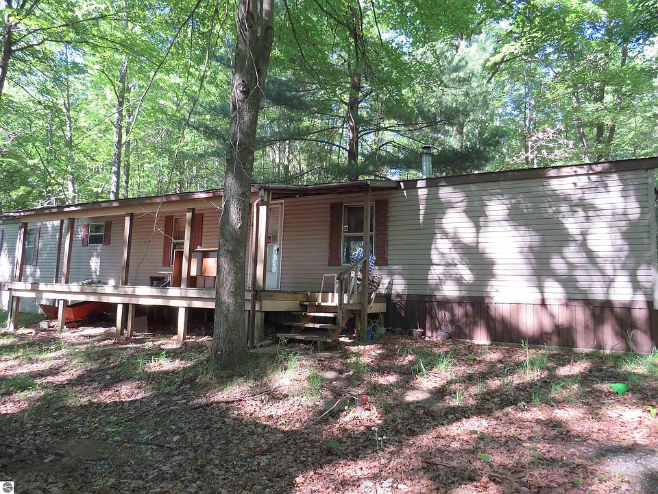 1st image of 126 W Ridge Cir
