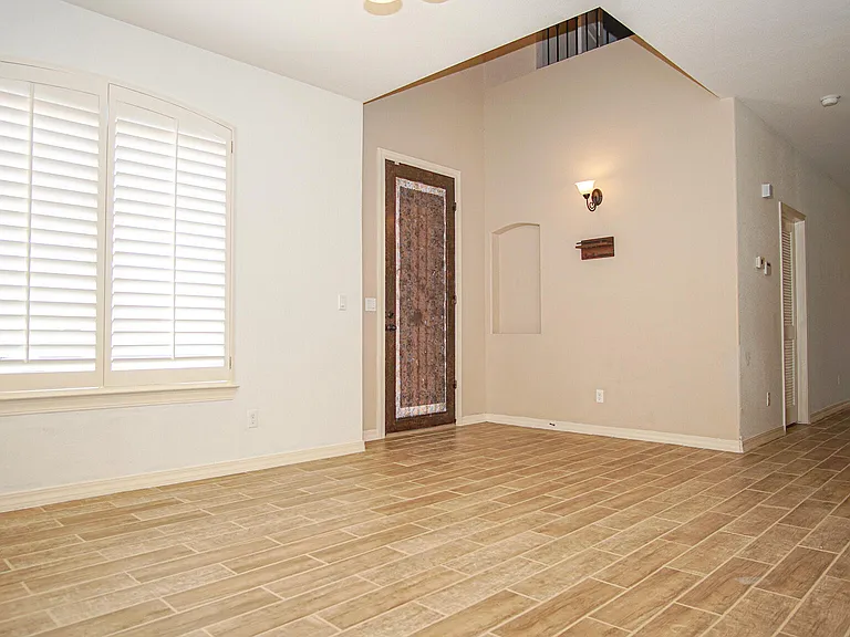 14613 Sunny Land Ave — Photo 4