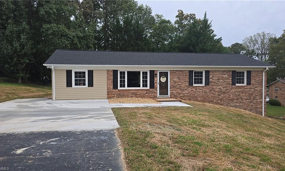 1st image of 261 Dudley Ave