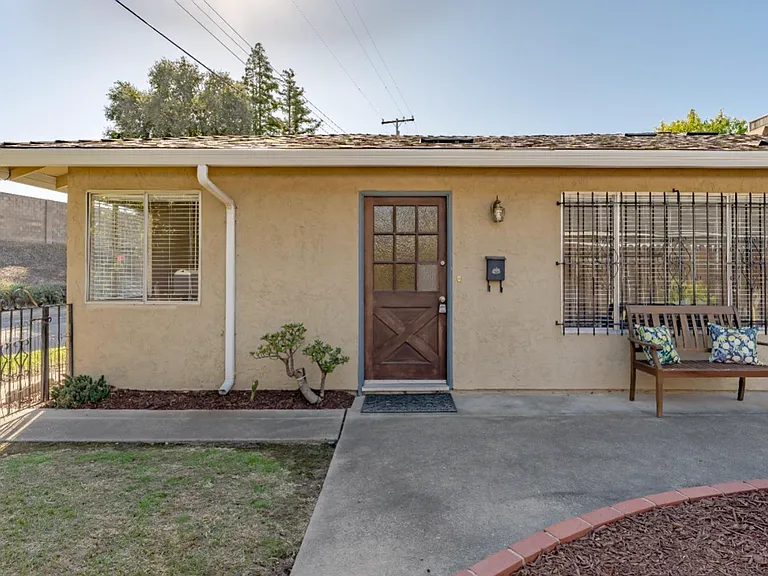 5484 Riverside Blvd — Photo 17