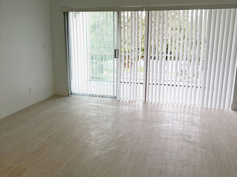 1st image of 634 NW 13th St #220