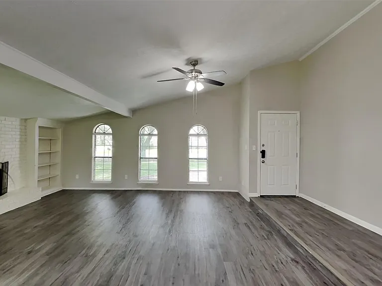 2102 Turtle Creek Dr — Photo 3