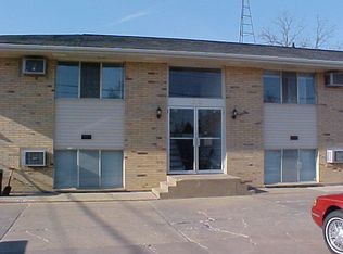 610 Sunset St APT 11, Iowa City, IA 52246
