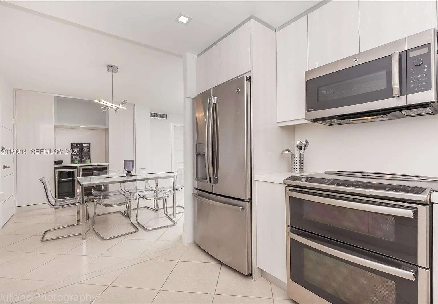 Oceanside Plaza Condo — Photo 3