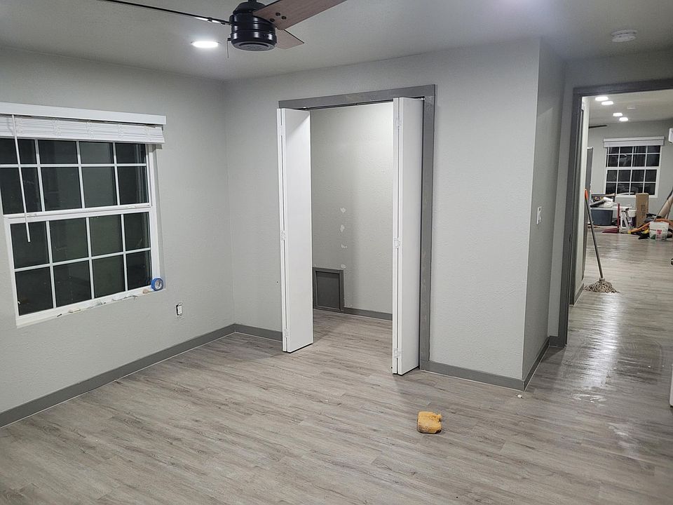 2nd image of 2709 1st St #2709