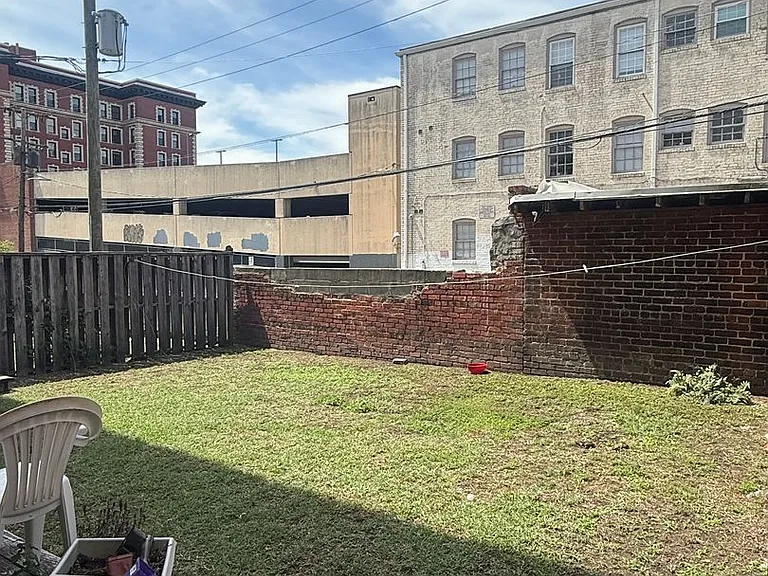 1107 W Grace St — Photo 34