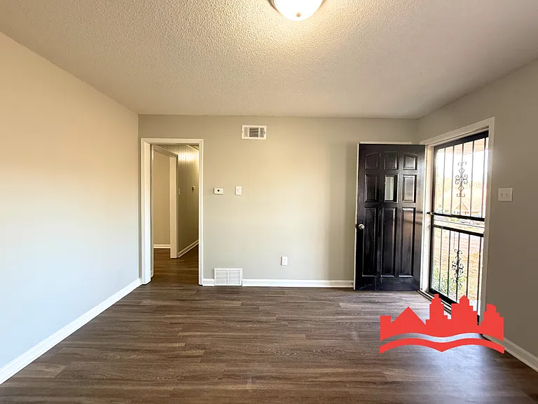 4061 Mossville St — Photo 6