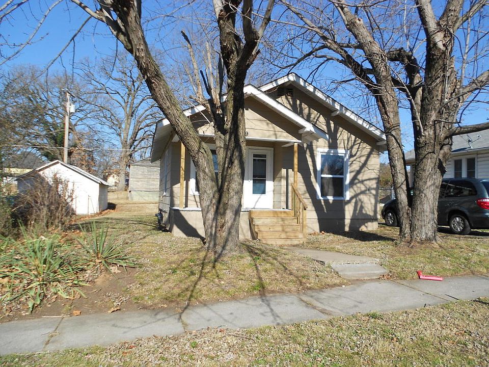 2nd image of 1419 Valley St