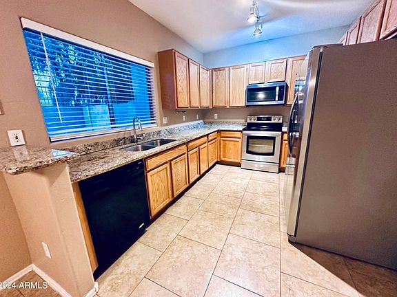 4th image of 2027 E University Dr #113