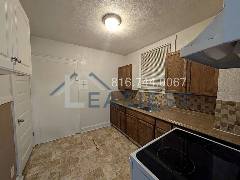 5627 Garfield Ave — Photo 5