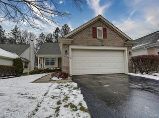 6564 Summit Rdg, Clarkston, MI 48346