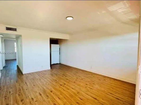 11195 SW 1st St APT 319, Sweetwater, FL 33174