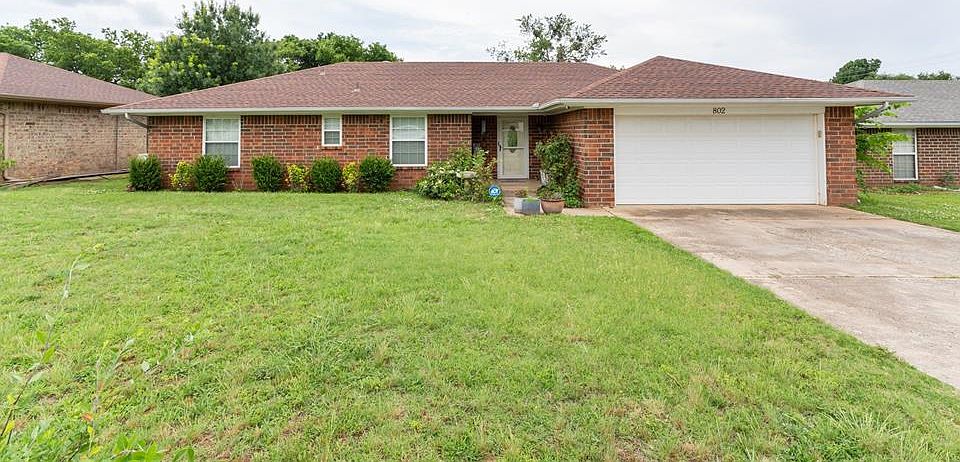 1st image of 802 Jay Dr